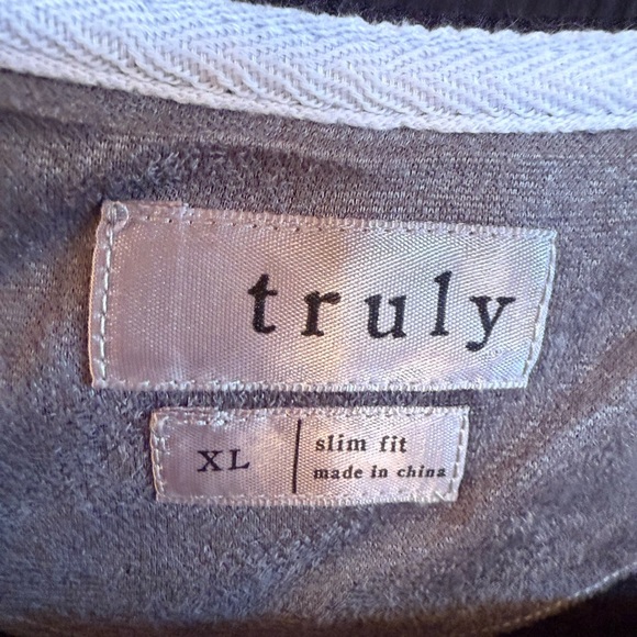 TRULY Men's Classic Black Long Sleeve Tee - Picture 3 of 4